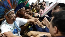 Manifestantes invadem COP30 e entram em confronto com seguranças