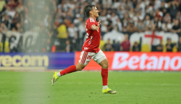 Bernabei marca golaço e garante vitória do Inter sobre o Corinthians em Itaquera