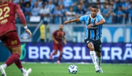 Grêmio perde para o Fluminense e se complica na luta por G-8 no Brasileirão
