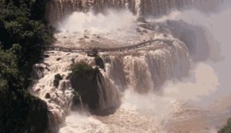 Cataratas do Iguaçu têm semana de cheia acima da média