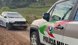 Homem que furtou carro de prefeitura é preso após capotar veículo no Oeste de SC