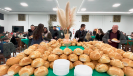 Sopa no Pão aquece noite fria e corações