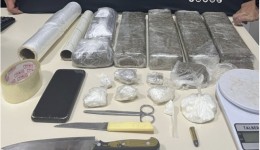 Polícia Militar apreende drogas e prende cinco pessoas em operação