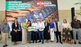 Governo de SC conclui entrega de 100 ônibus escolares com investimento de R$ 43,6 milhões