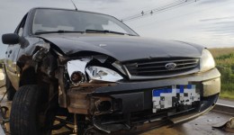 Motorista foge após colisão entre carro e Jeep na SC-163