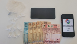 Adolescente é apreendido com cocaína e dinheiro durante ação policial
