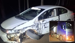 Colisão entre carro e caminhão deixa veículos danificados na SC-160