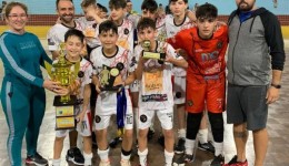 Grande jogo e arquibancadas lotadas marcam a final da categoria Juvenil no Campeonato Municipal de Futsal
