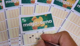Mega-Sena acumulada sorteia R$ 55 milhões neste sábado