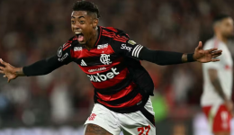 Bruno Henrique brilha, Flamengo vence Inter e sai na frente nas oitavas da Libertadores