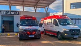 Casal fica gravemente ferido em colisão entre carro e moto na BR-282