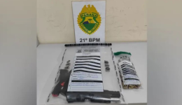 Homem é preso armado em casa noturna