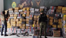 BPFRON, BPMA e NEPOM apreendem quase 3,5 toneladas de maconha, armas de guerra e prendem suspeito