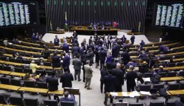 Câmara aprova projeto que cria 18 novas vagas de deputados federais