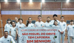 Jovens de São Miguel do Oeste garantem medalhas em campeonato regional de capoeira