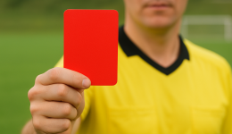 Árbitro é agredido e ameaçado durante partida de futebol