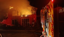 Incêndio deixa casa destruída no Bairro Salete