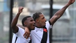 Vasco domina o Grêmio em São Januário, vence e fecha março invicto