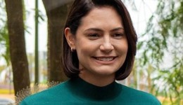 Michelle Bolsonaro é cotada para o Senado após declaração de Flávio