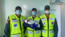 Bebê nasce em ambulância dos Bombeiros durante deslocamento