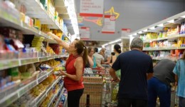 Fim da escala 6x1: estudos divergem sobre impactos no PIB e inflação