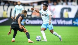 Corinthians vence o Grêmio em Itaquera e Memphis volta a marcar após três meses