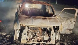 Jeep Renegade é destruído por incêndio após perda de potência na SC-283