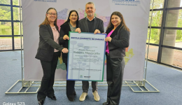 Escola Municipal Roberto Mazzocatto recebe Prêmio Alfabetiza Juntos por excelência na alfabetização