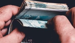 Após sete meses de alta, inadimplência tem queda em novembro