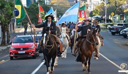Mais de 50 cavalarianos participam da 2ª Cavalgada Internacional da Cultura Gaúcha