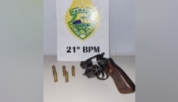Dono de conveniência é preso com arma de fogo irregular