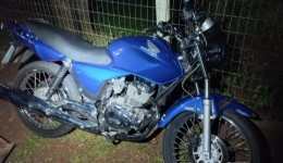 Motociclista fica ferido após colidir com cão no interior