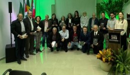 Livro 50 anos da Ascoagrin é oficialmente lançado em solenidade festiva
