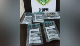 Homem é preso por tráfico após troca de aparelho de carro por drogas