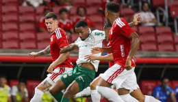 Palmeiras bate o Inter no Beira-Rio e assume a liderança do Brasileirão