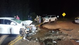 Colisão frontal deixa um homem gravemente ferido