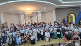 Paróquia reúne fiéis para consagração a Jesus por meio de Maria Santíssima