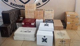 Polícia Militar apreende 280 garrafas de vinho argentino durante abordagem
