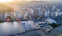 Itajaí se consolida como novo polo da inovação com o Foz Tech Summit 2025