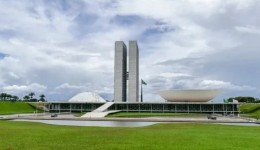 Comissão amplia fundo eleitoral para R$ 4,9 bilhões em 2026