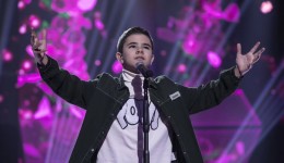 Aos 12 anos, Lorenzo Borella conquista 99 jurados e chega à semifinal do Canta Comigo Teen