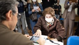Catarinense de 103 anos vai às urnas para exercer a cidadania