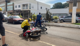 Gestante é conduzida ao hospital após acidente de trânsito