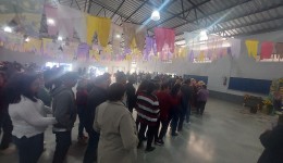Festa Junina reúne Grupos de Idosos Reviver e Renovação em tarde animada no Centro Comunitário