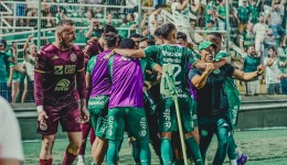 Chapecoense busca empate heroico contra o Coritiba e segue invicta na Série A