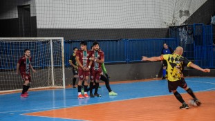 Abertura do futsal reúne bom público