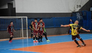 Abertura do futsal reúne bom público