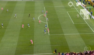 Com golaço de Messi, Inter Miami vence Porto de virada e fica perto de vaga
