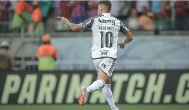 Bahia goleia o Atlético-MG e confirma permanência na Série A