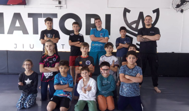 Alunos de oficina de jiu-jítsu visitam academia e ampliam experiência na modalidade